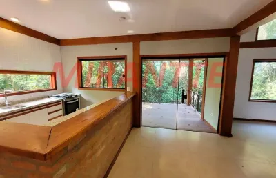 Sobrado de 230m² com 3 quartos em serra da cantareira