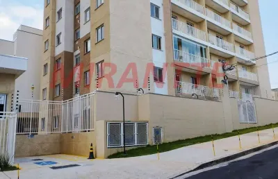 Apartamento de 35m² com 2 quartos em parque vitoria