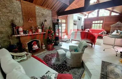 Casa terrea de 202.3m² com 3 quartos em serra da cantareira