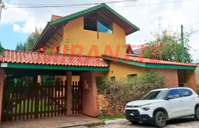 Casa terrea de 298m² com 3 quartos em horto florestal