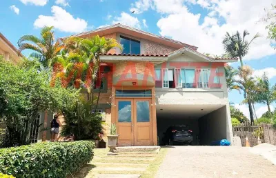 Cond. fechado de 760m² com 4 quartos em condomínio refúgio dos pinheiros