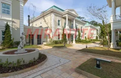 Cond. fechado de 774m² com 5 quartos em jardim floresta