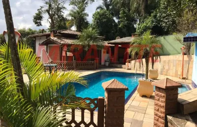 Sobrado de 310m² com 3 quartos em serra da cantareira