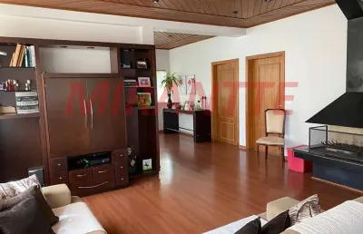 Sobrado de 480m² com 4 quartos em serra da cantareira