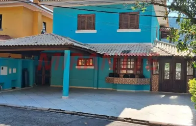 Cond. fechado de 300m² com 6 quartos em pedra branca