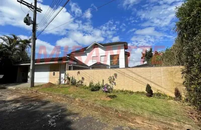 Cond. fechado de 250m² com 5 quartos em serra da cantareira