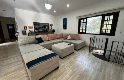 Cond. fechado de 155m² com 3 quartos em serra da cantareira