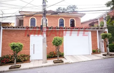 Sobrado de 319m² com 4 quartos em barro branco (zona norte)