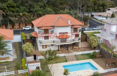 Sobrado de 502m² com 5 quartos em loteamento portal da colina