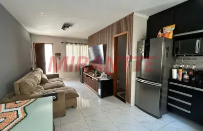 Cond. fechado de 100m² com 2 quartos em casa verde média