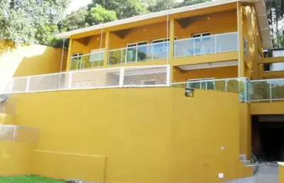 Sobrado de 254m² com 3 quartos em serra da cantareira