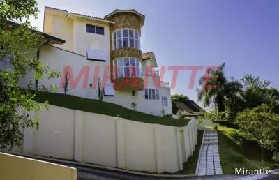 Sobrado de 516m² com 4 quartos em serra da cantareira
