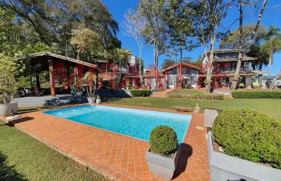 Sobrado de 900m² com 4 quartos em serra da cantareira