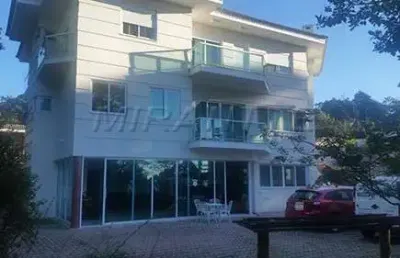 Sobrado de 450m² com 3 quartos em serra da cantareira