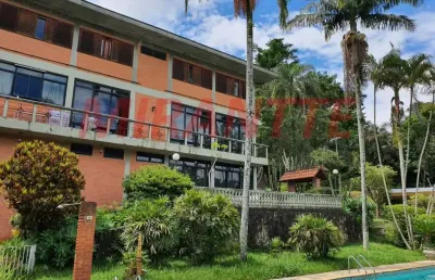 Sobrado de 1000m² com 10 quartos em serra da cantareira