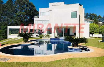 Sobrado de 650m² com 4 quartos em serra da cantareira