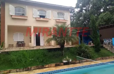 Sobrado de 350m² com 3 quartos em serra da cantareira