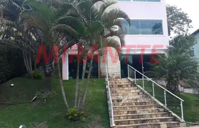 Sobrado de 480m² com 3 quartos em serra da cantareira