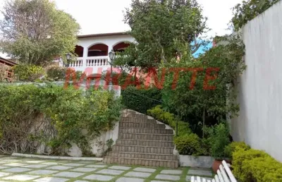 Sobrado de 207m² com 3 quartos em serra da cantareira