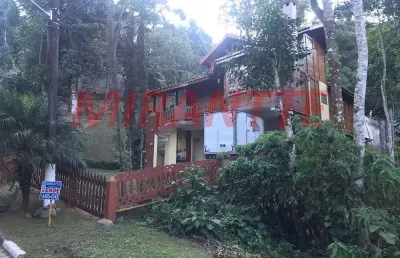 Sobrado de 175m² com 6 quartos em serra da cantareira