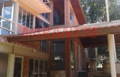Sobrado de 200m² com 3 quartos em serra da cantareira