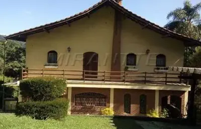 Sobrado de 470m² com 6 quartos em serra da cantareira