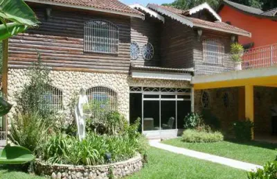 Sobrado de 764m² com 4 quartos em serra da cantareira