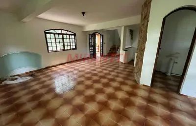 Sobrado de 321m² com 4 quartos em serra da cantareira
