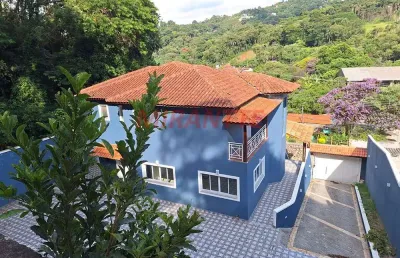 Sobrado de 320m² com 3 quartos em parque petropolis