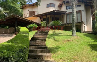 Sobrado de 364m² com 4 quartos em serra da cantareira