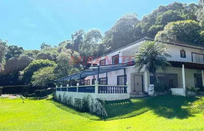 Sobrado de 400m² com 3 quartos em serra da cantareira