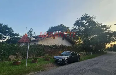 Sobrado de 520m² com 4 quartos em resindecial das hortências