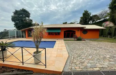 Cond. fechado de 654m² com 3 quartos em serra da cantareira