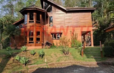 Cond. fechado de 305m² com 2 quartos em serra da cantareira