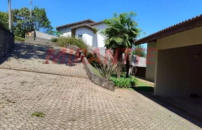 Cond. fechado de 232.98m² com 3 quartos em suiça da cantareira