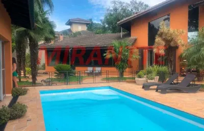 Sobrado de 750m² com 4 quartos em serra da cantareira