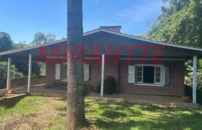Casa terrea de 295.99m² com 3 quartos em serra da cantareira