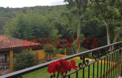 Cond. fechado de 229.42m² com 4 quartos em serra da cantareira