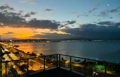 Apartamento com 3 quartos para alugar na Avenida Jornalista Rubens de Arruda Ramos, 2148, Beira Mar, Florianópolis