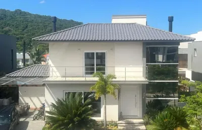Casa em condomínio fechado com 4 quartos para alugar na Rodovia Doutor Antônio Luiz Moura Gonzaga, 3825, Rio Tavares, Florianópolis