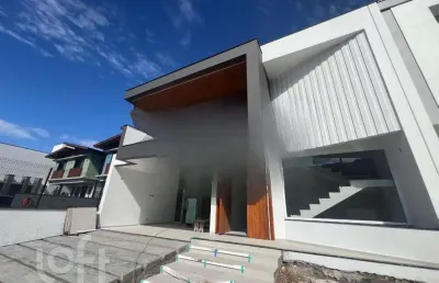 Casa com 3 quartos à venda na Rodovia Doutor Antônio Luiz Moura Gonzaga, 3343, Rio Tavares, Florianópolis