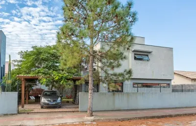 Casa com 4 quartos para alugar na Servidão Venâncio Bernardino das Chagas, 510, Rio Tavares, Florianópolis