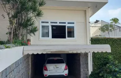 Casa com 4 quartos à venda na Rua Papa João XXIII, 262, Coqueiros, Florianópolis