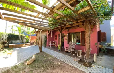Casa com 2 quartos à venda na Servidão Hipólito Bernardino das Chagas, 500, Rio Tavares, Florianópolis