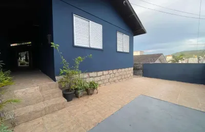 Casa com 2 quartos para alugar na Rua Oge Fortkamp, 258, Trindade, Florianópolis