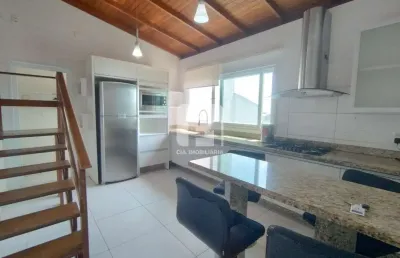 Casa com 2 quartos para alugar na Nossa Senhora Do Caravágio, 10, Agronômica, Florianópolis