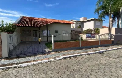 Casa com 3 quartos à venda na Avenida Deputado Diomício Freitas, 2320, Carianos, Florianópolis