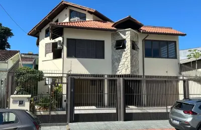 Casa com 3 quartos à venda na Rua Camilo Silveira de Souza, 170, Capoeiras, Florianópolis