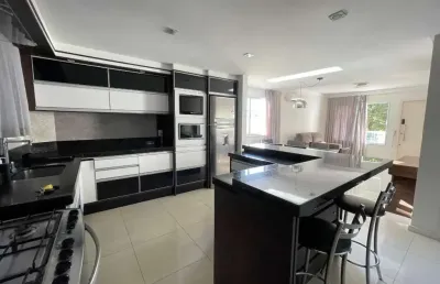 Casa com 3 quartos para alugar na Rua dos Gerânios Floridos, 77, Carvoeira, Florianópolis
