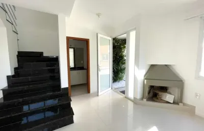 Casa em condomínio fechado com 3 quartos para alugar na Rua Grumixama, 215, Campeche, Florianópolis